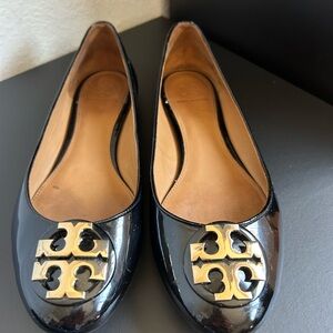 Tory Burch Glossy Black Flats with Gold Logo Size 7.5